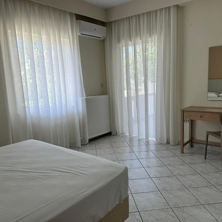 Niki'S Apartment Палеохора Экстерьер фото