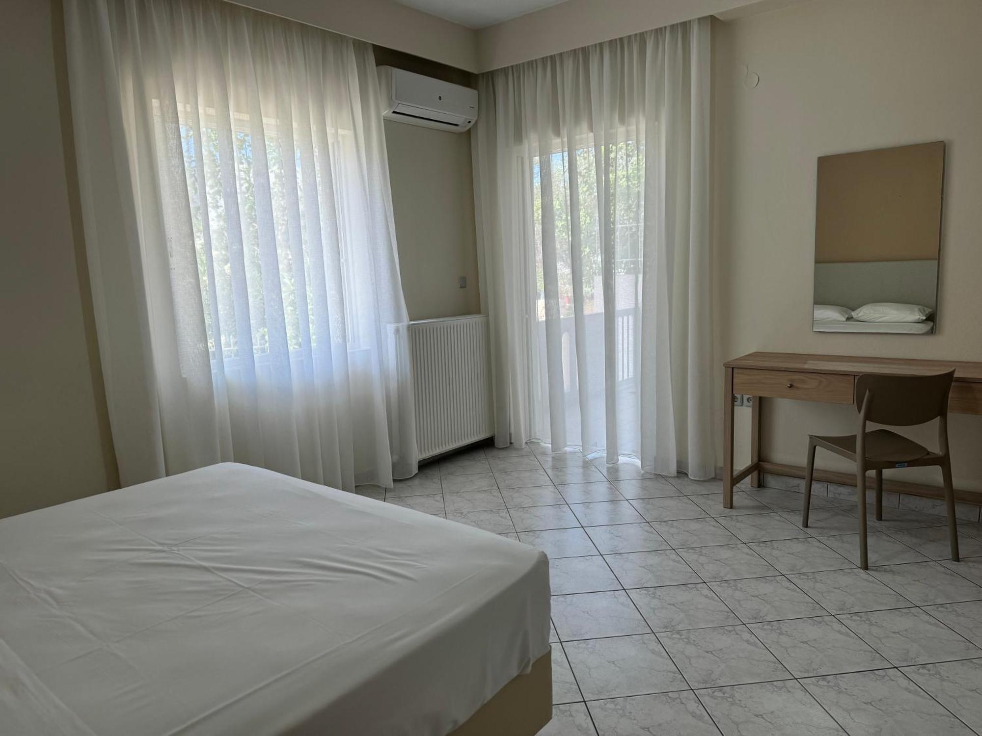 Niki'S Apartment Палеохора Экстерьер фото