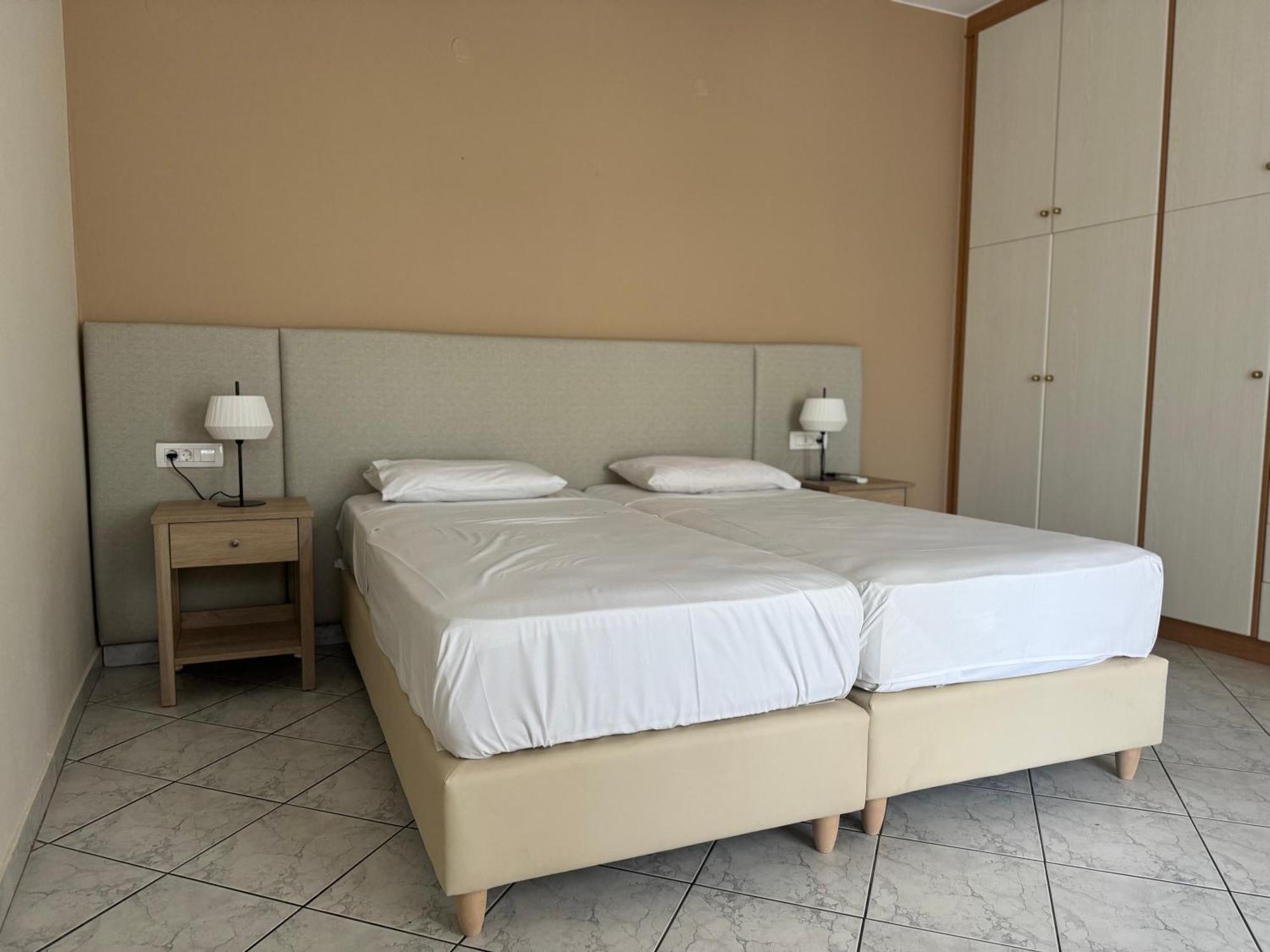 Niki'S Apartment Палеохора Экстерьер фото